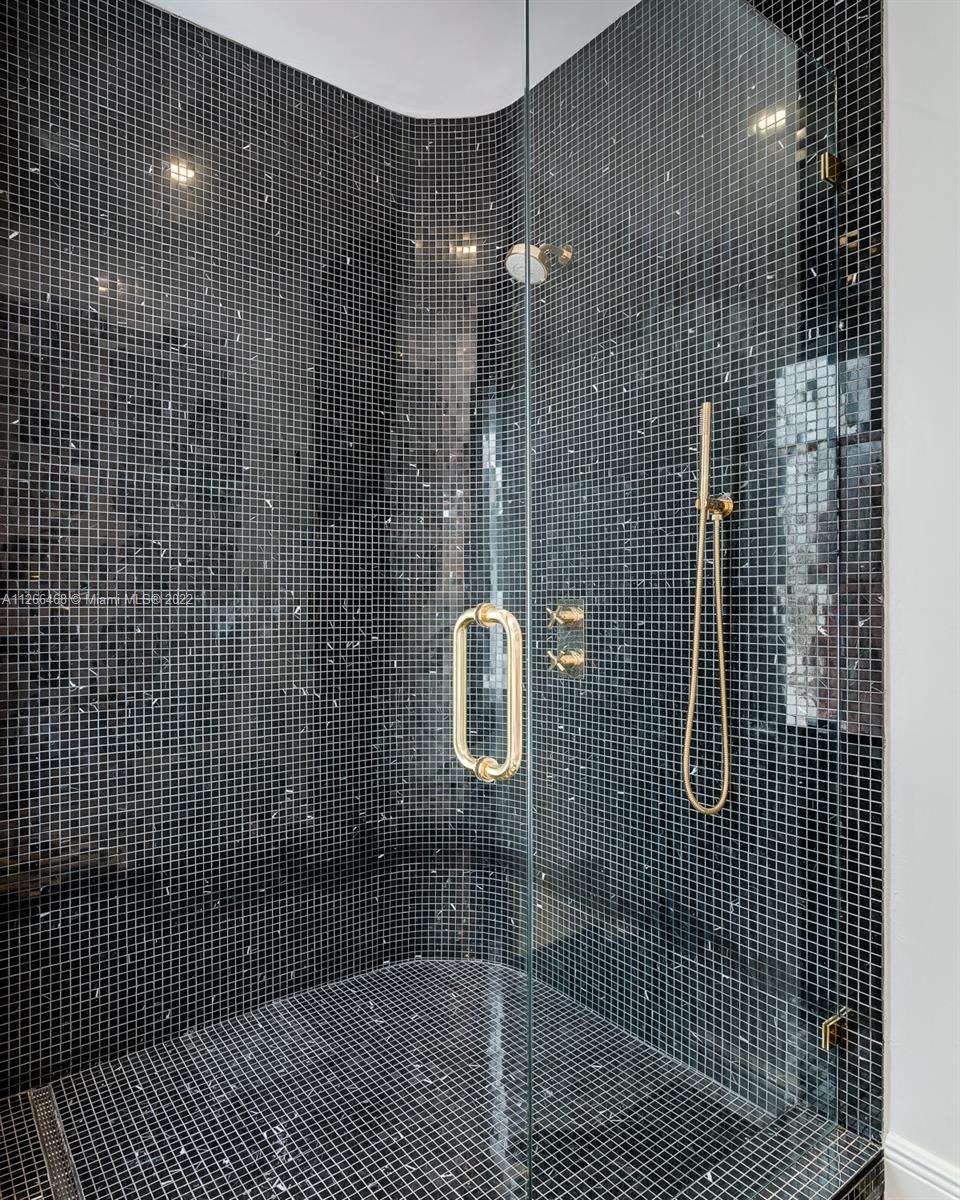 MASHTA ISLAND A REPLAT OF - Residential