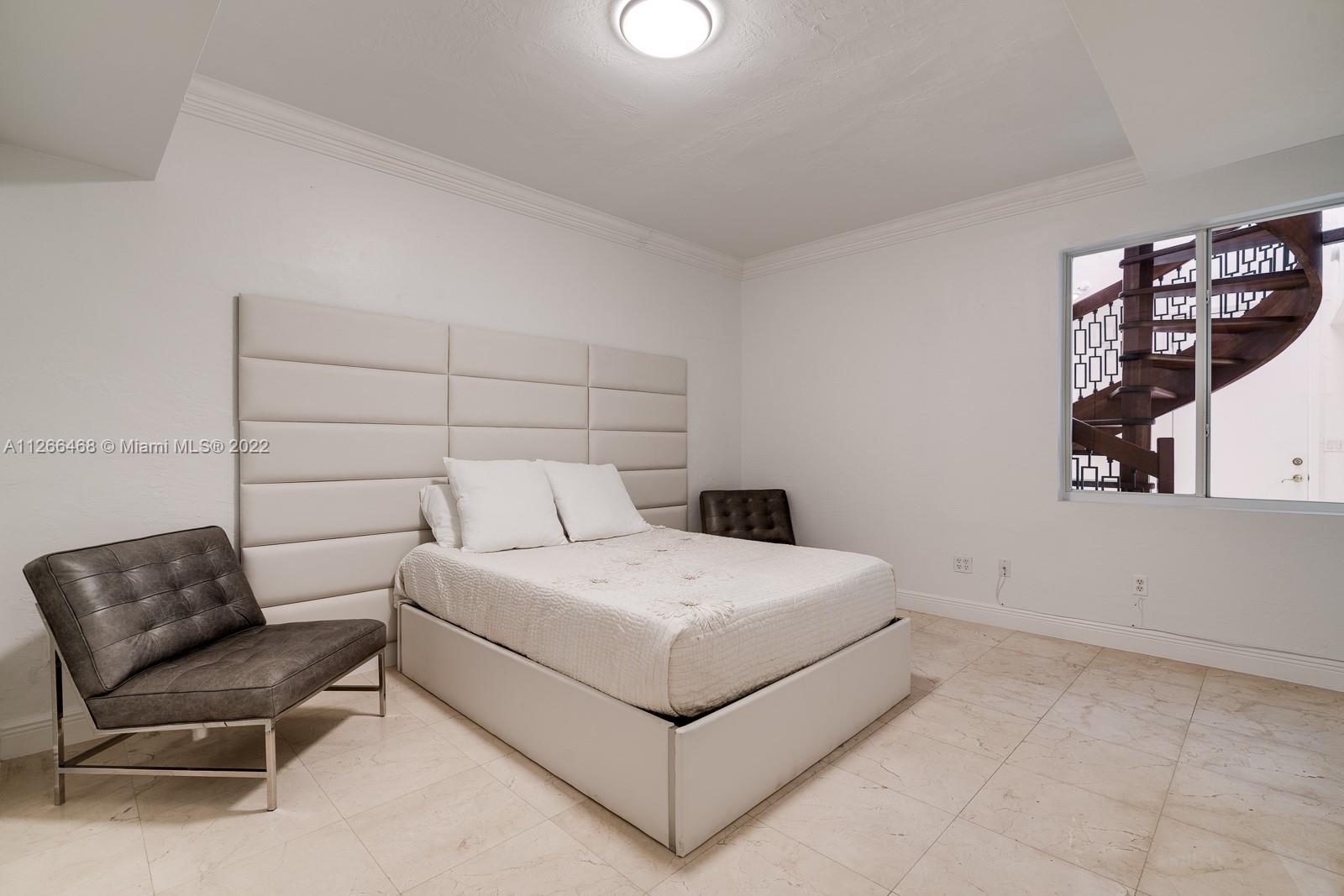 MASHTA ISLAND A REPLAT OF - Residential