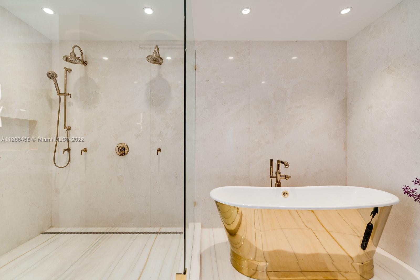 MASHTA ISLAND A REPLAT OF - Residential