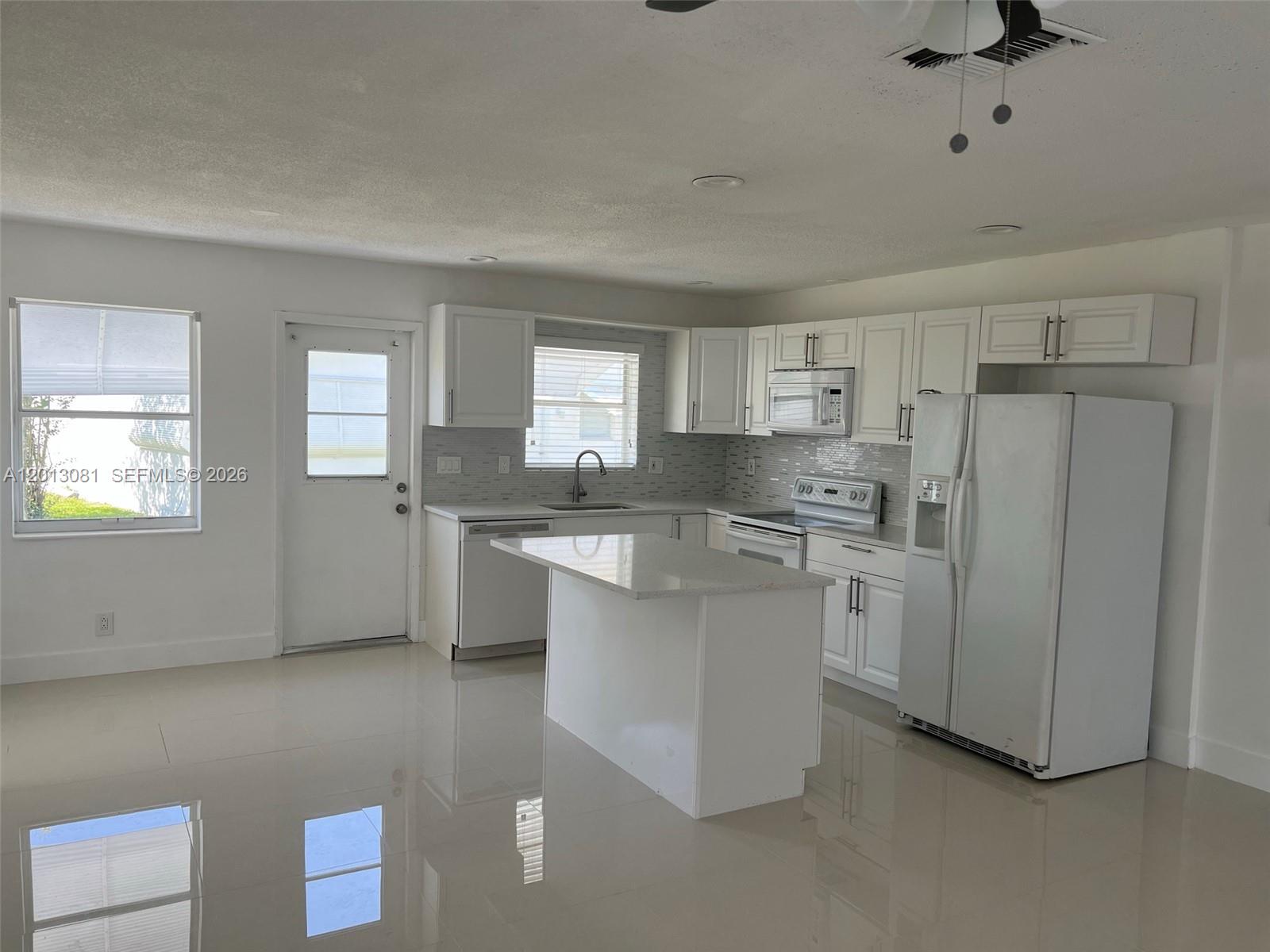 SPRING LAKE VILLAS 1 COND - Residential Lease