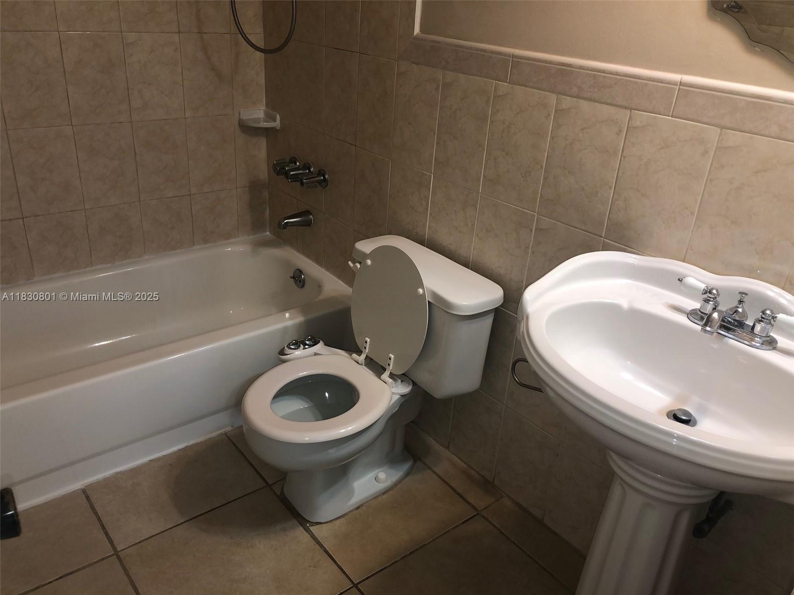 8006 SW 149 AV D401
