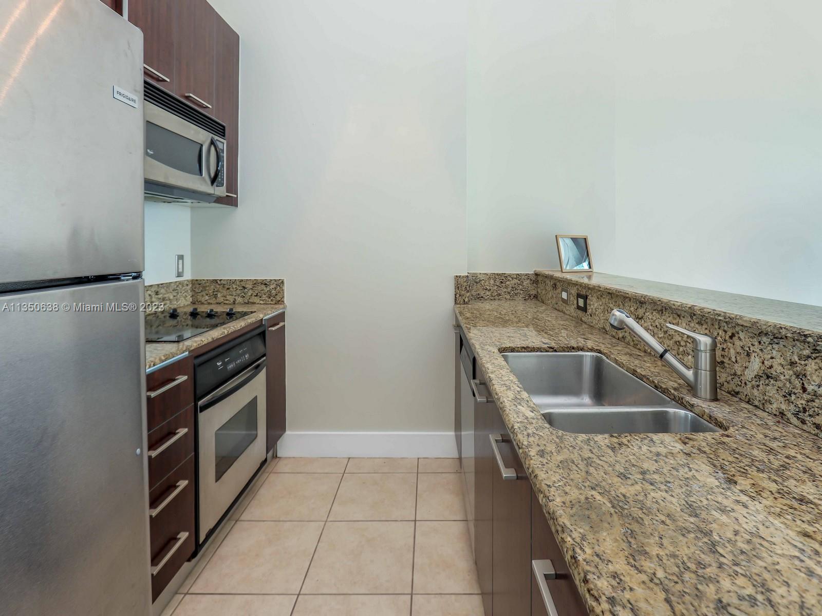 METROPOLIS I AT DADELAND - Residential Lease