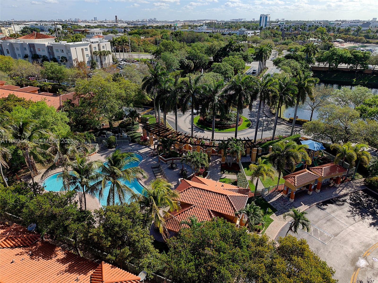 VILLAS AT HARBOR ISLES CO - Residential