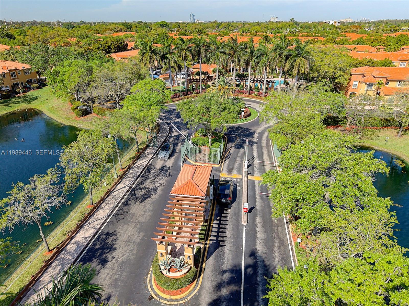 VILLAS AT HARBOR ISLES CO - Residential