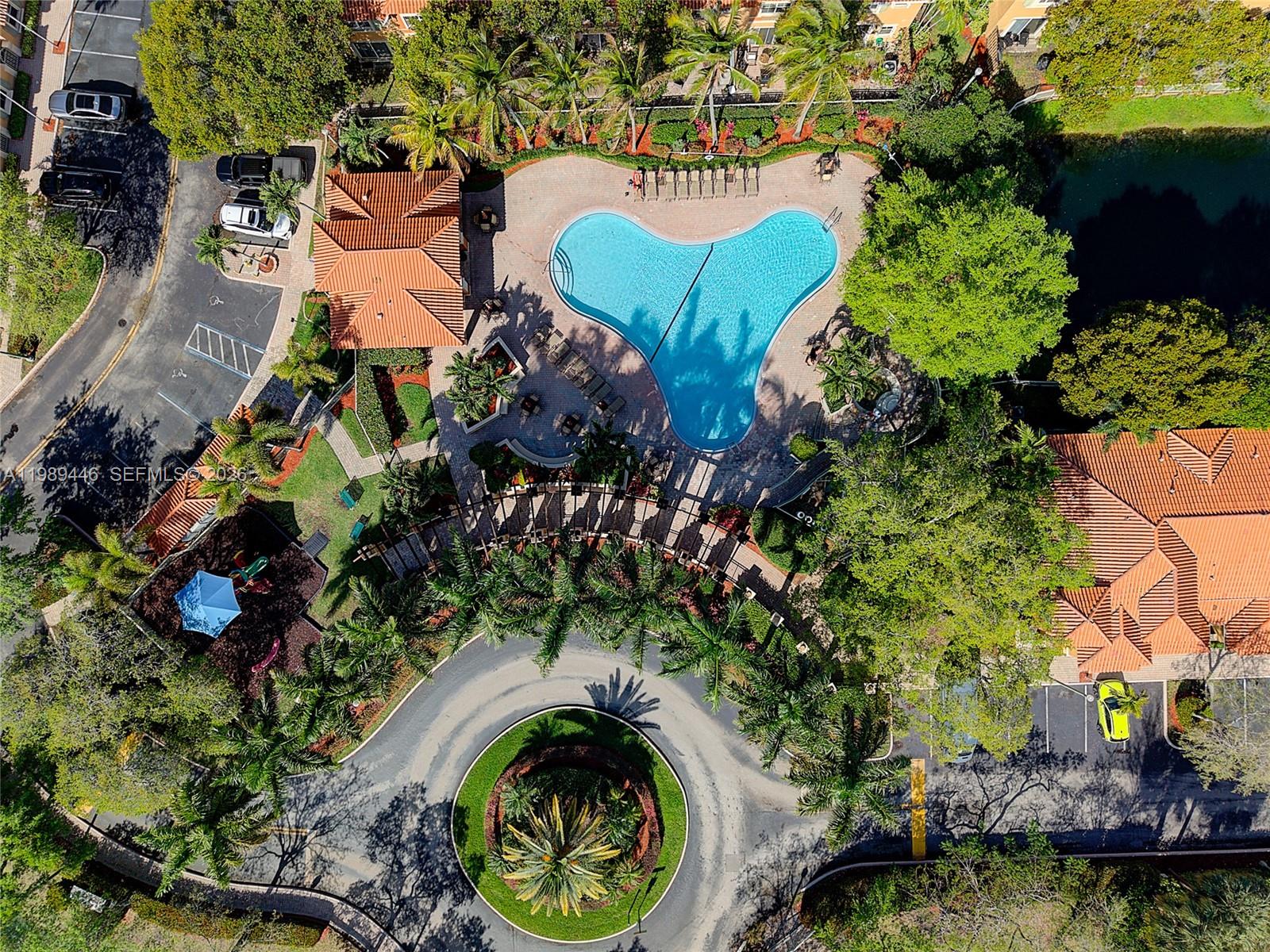 VILLAS AT HARBOR ISLES CO - Residential