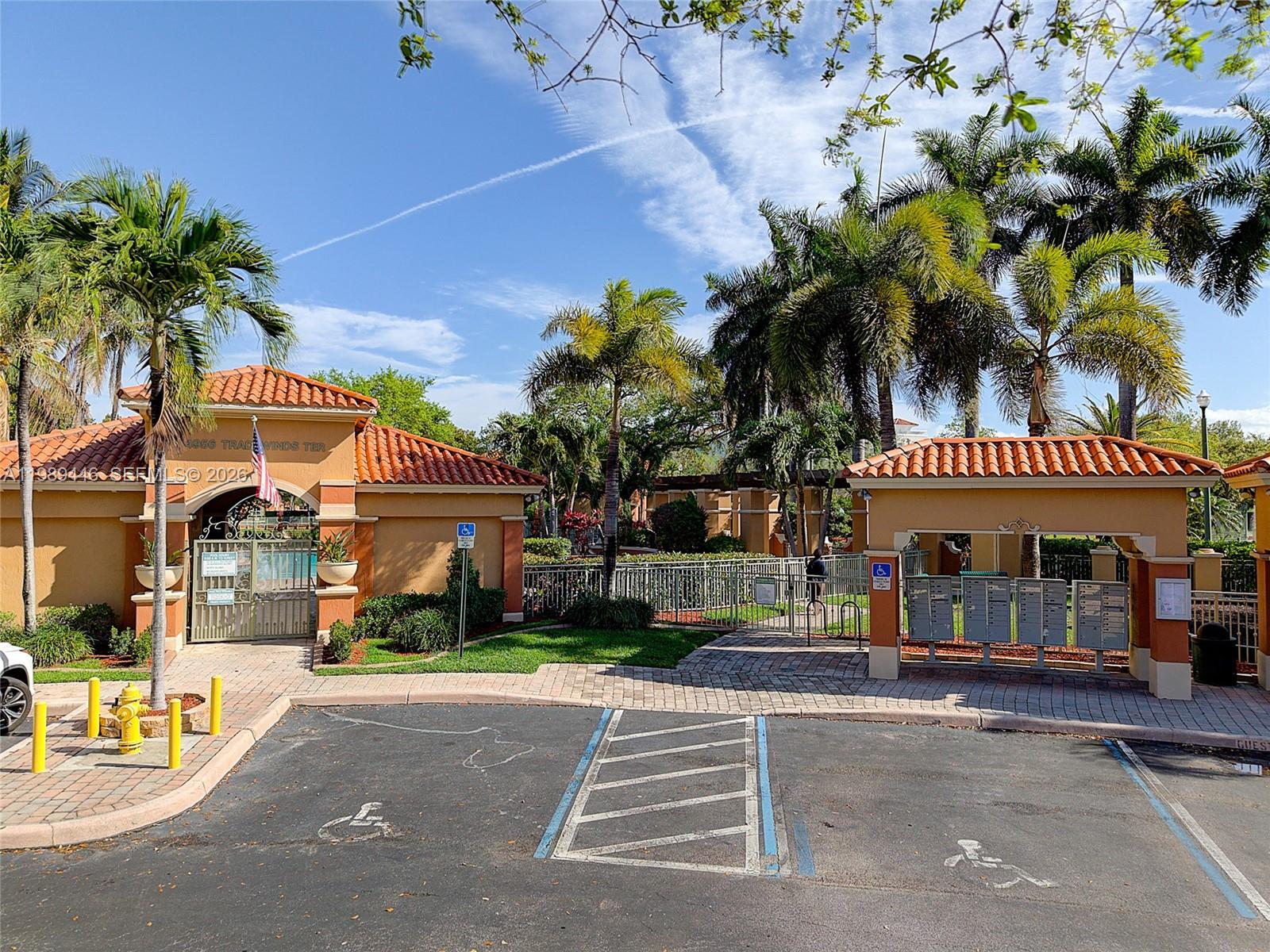 VILLAS AT HARBOR ISLES CO - Residential