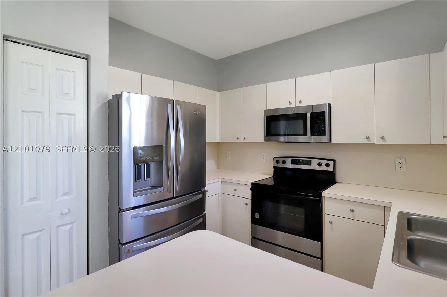 373 NE 26th Pl 201