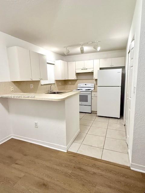 MONTEREY AT MALIBU BAY CO - Residential Lease