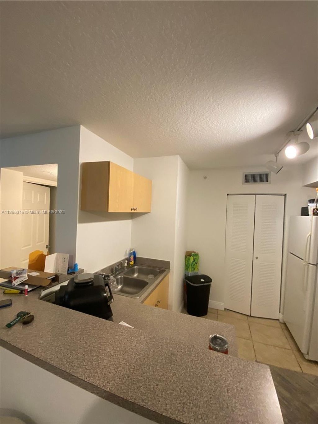 Photo of 1012 Villa Ln #1012, Boynton Beach, FL 33435 (MLS # A11355345)