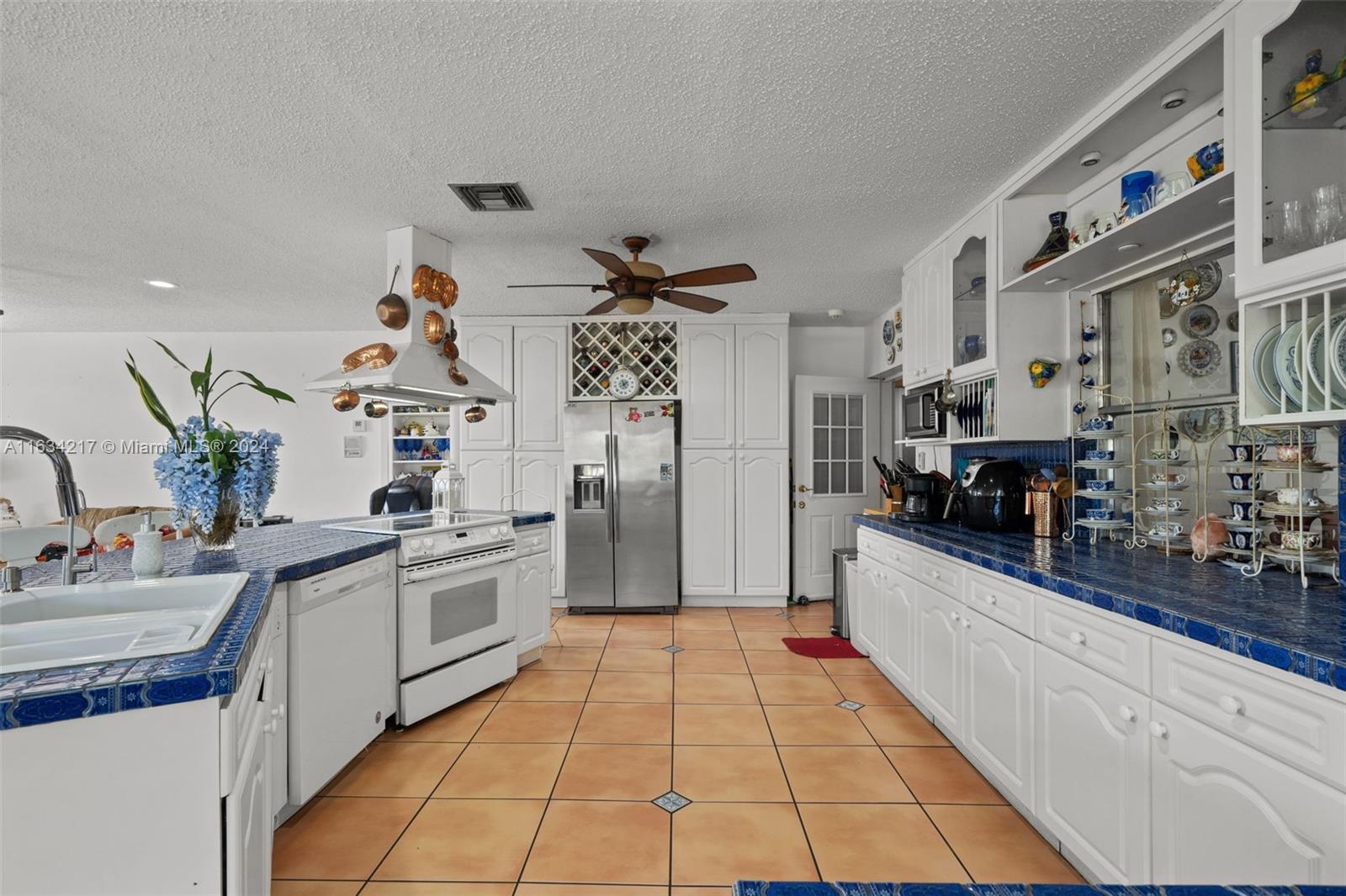 LAKE CATALINA - Residential