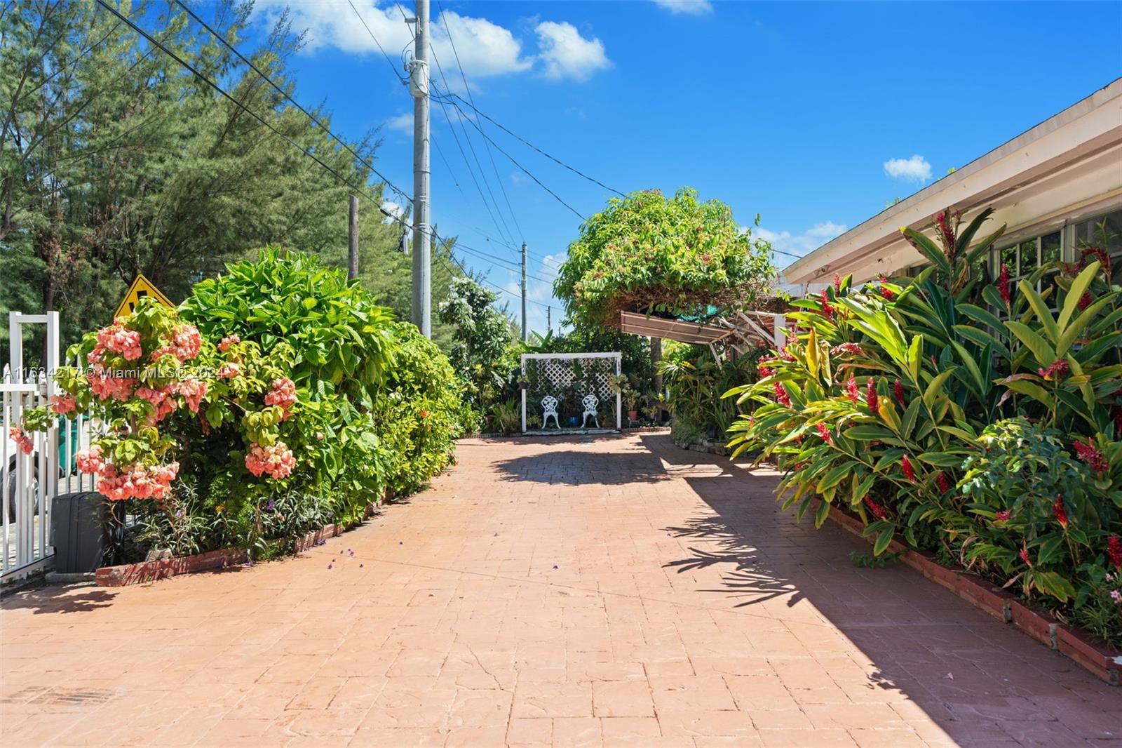 LAKE CATALINA - Residential