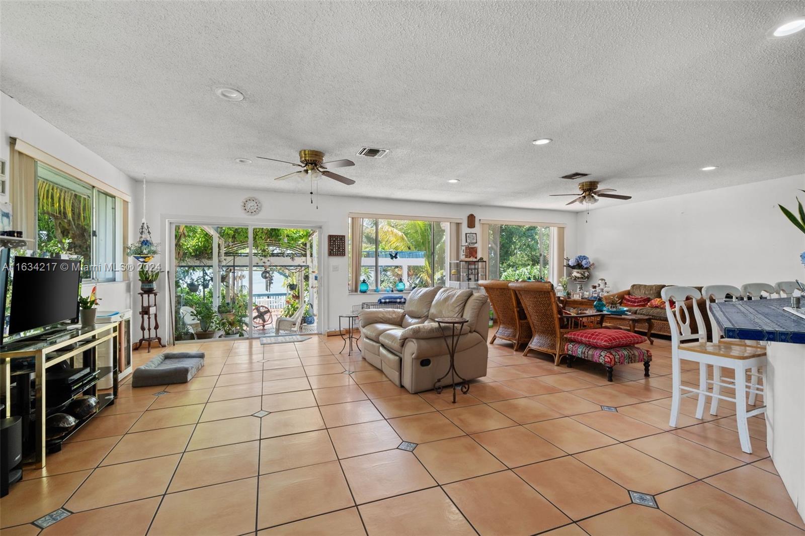 LAKE CATALINA - Residential