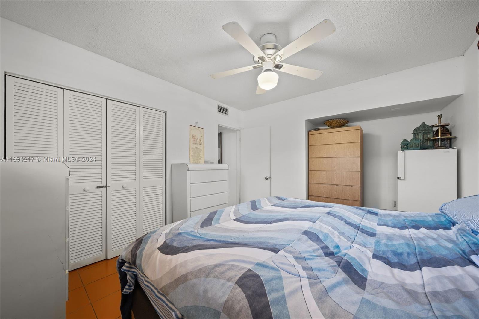 LAKE CATALINA - Residential