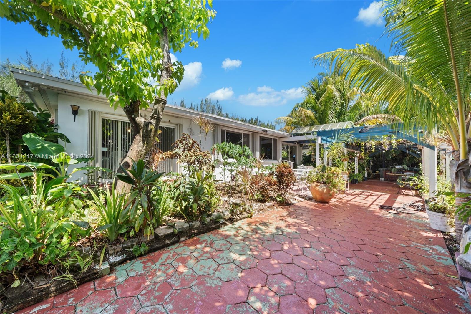 LAKE CATALINA - Residential