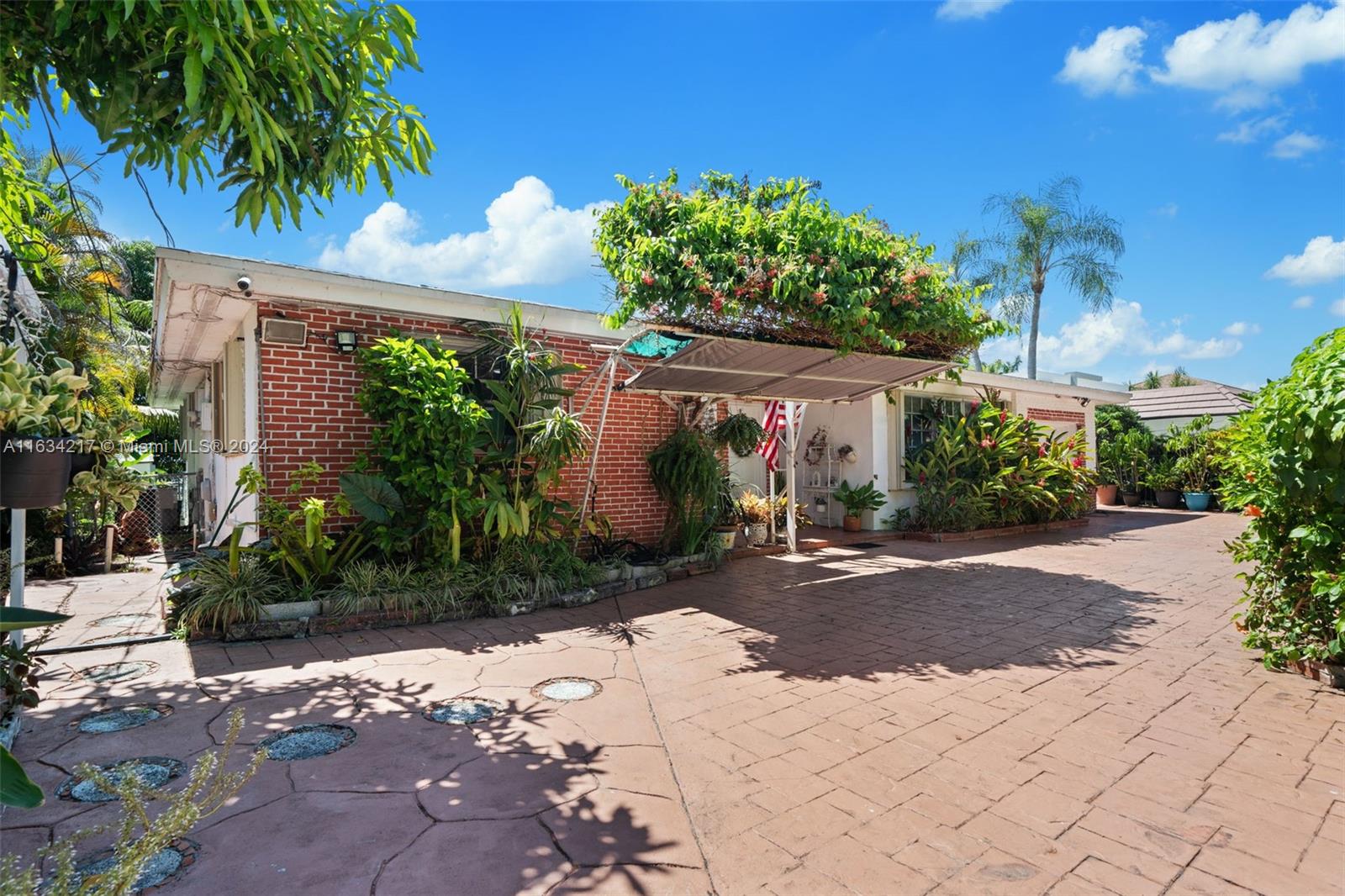 LAKE CATALINA - Residential