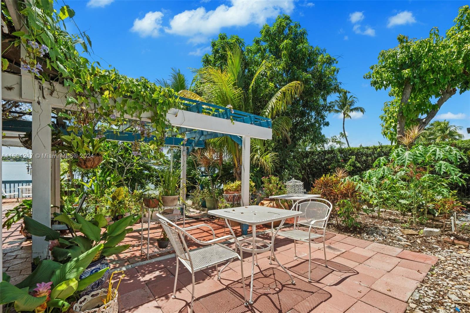 LAKE CATALINA - Residential