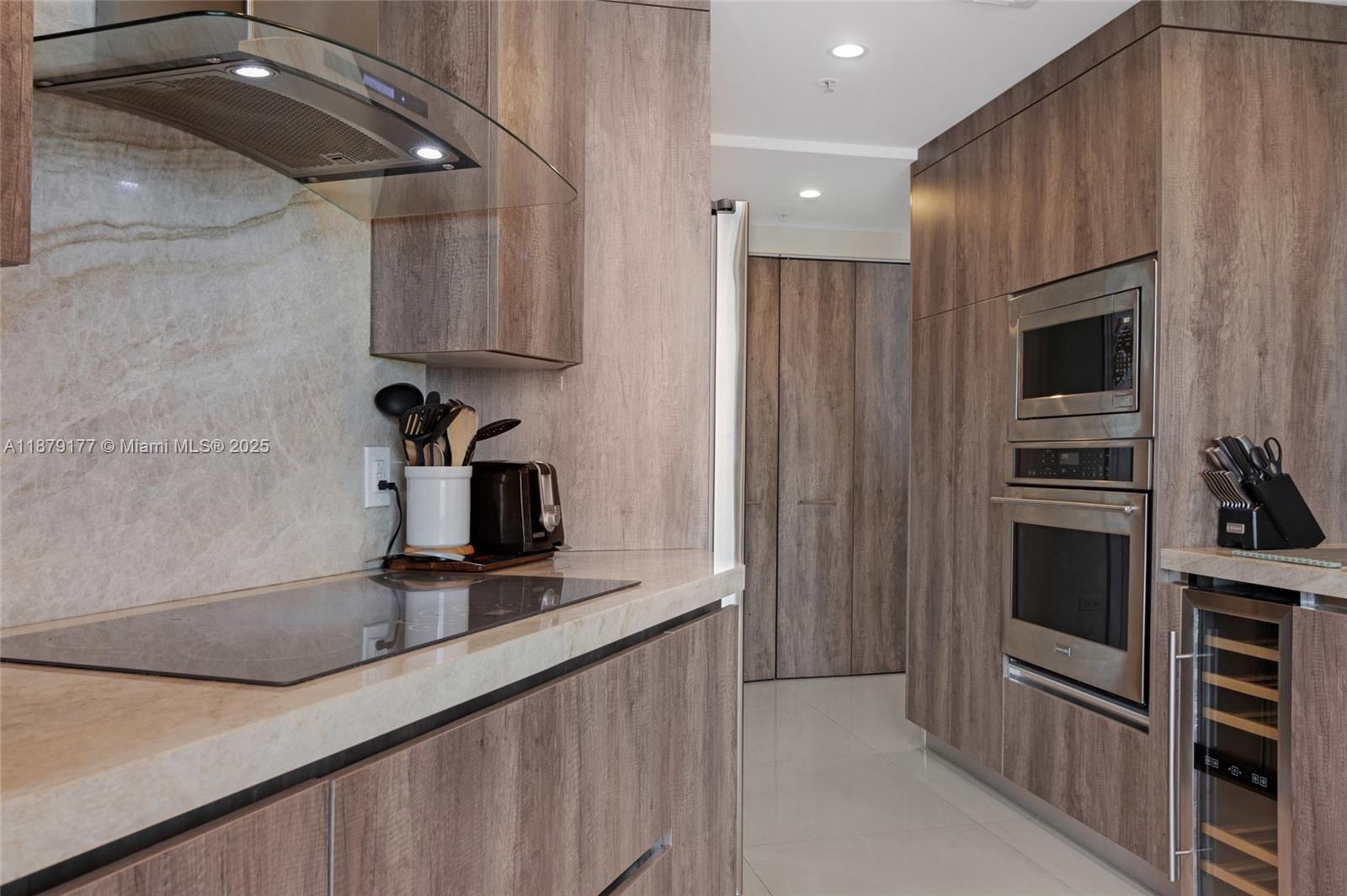 THREE TEQUESTA POINT COND - Residential Lease