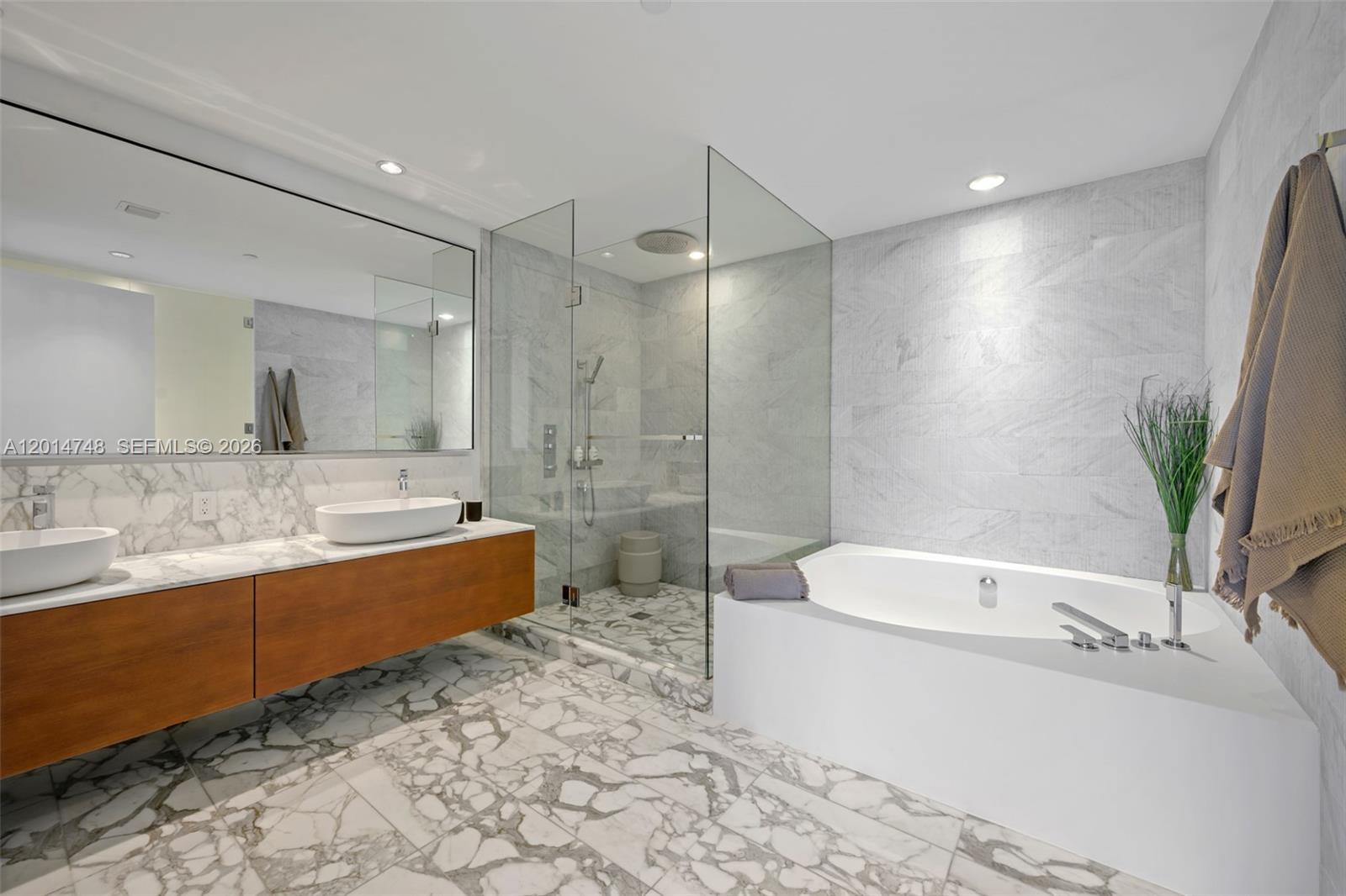 OCEANA BAL HARBOUR CONDO - Residential Lease