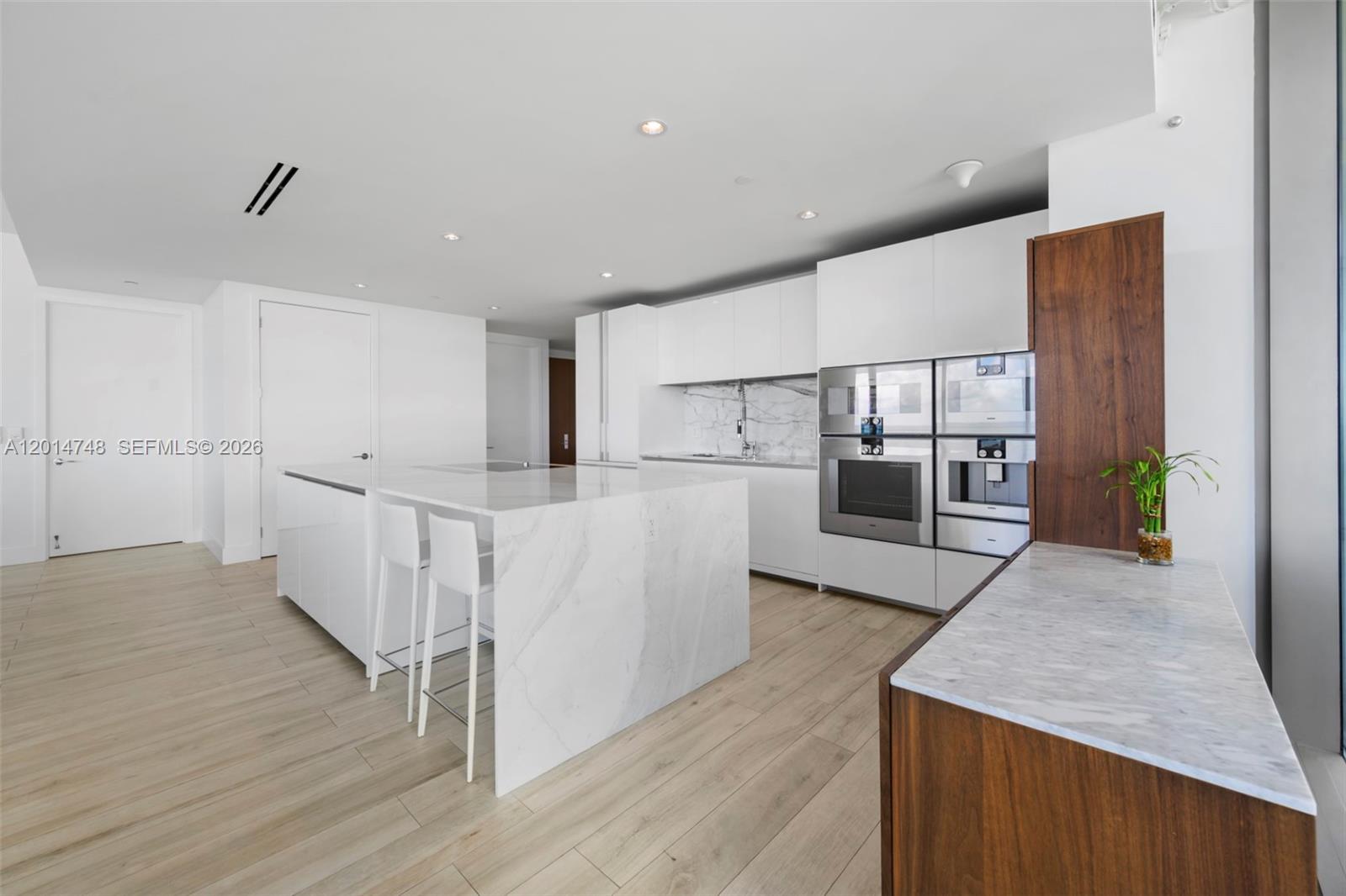 OCEANA BAL HARBOUR CONDO - Residential Lease