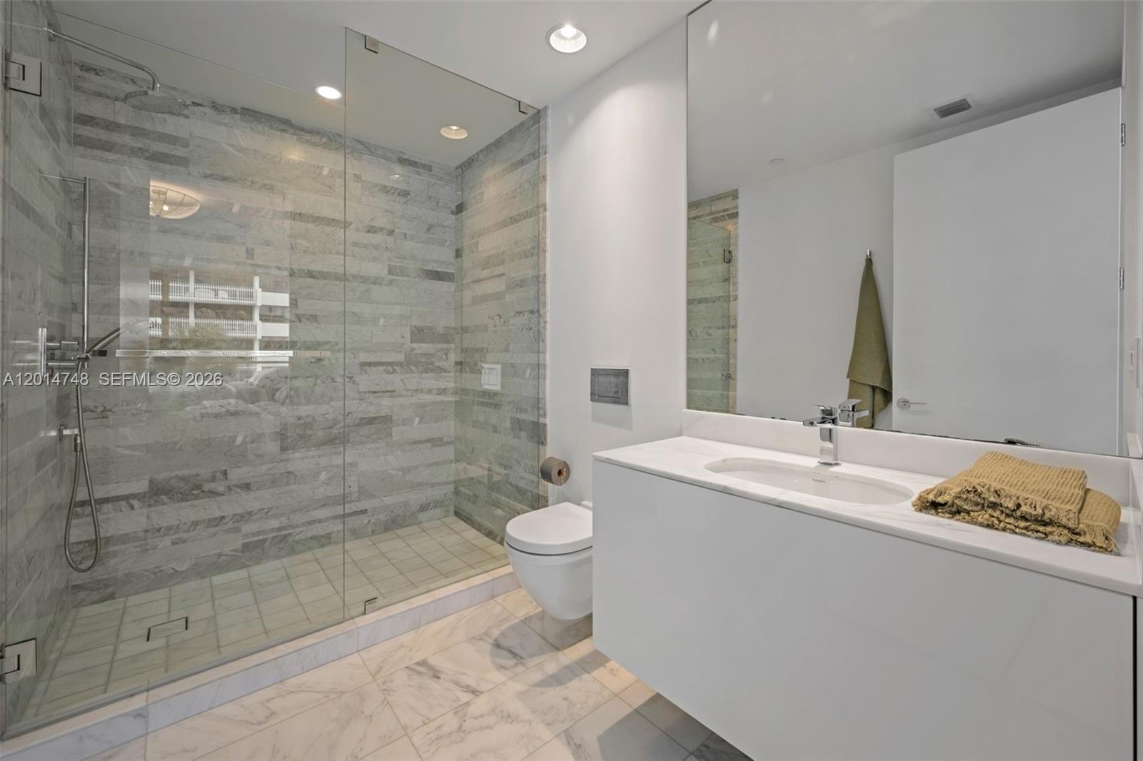 OCEANA BAL HARBOUR CONDO - Residential Lease