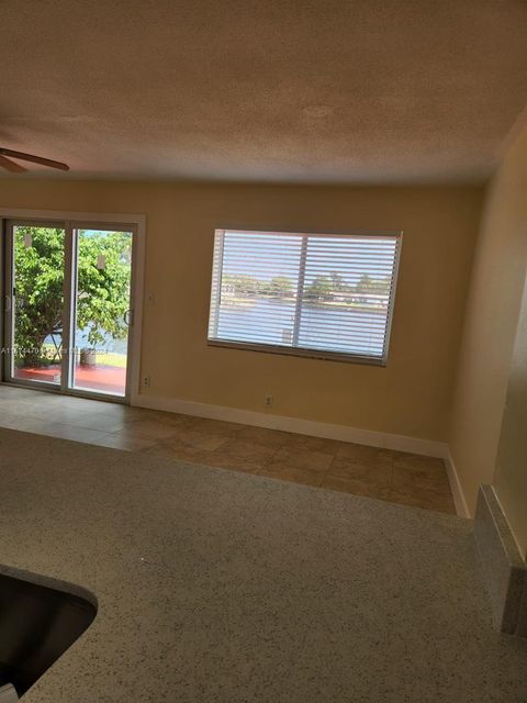 Single Family Residence in Tamarac FL 6807 58th Ct 11.jpg