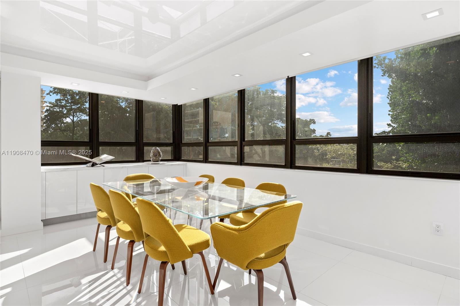 KENILWORTH CONDO - Residential