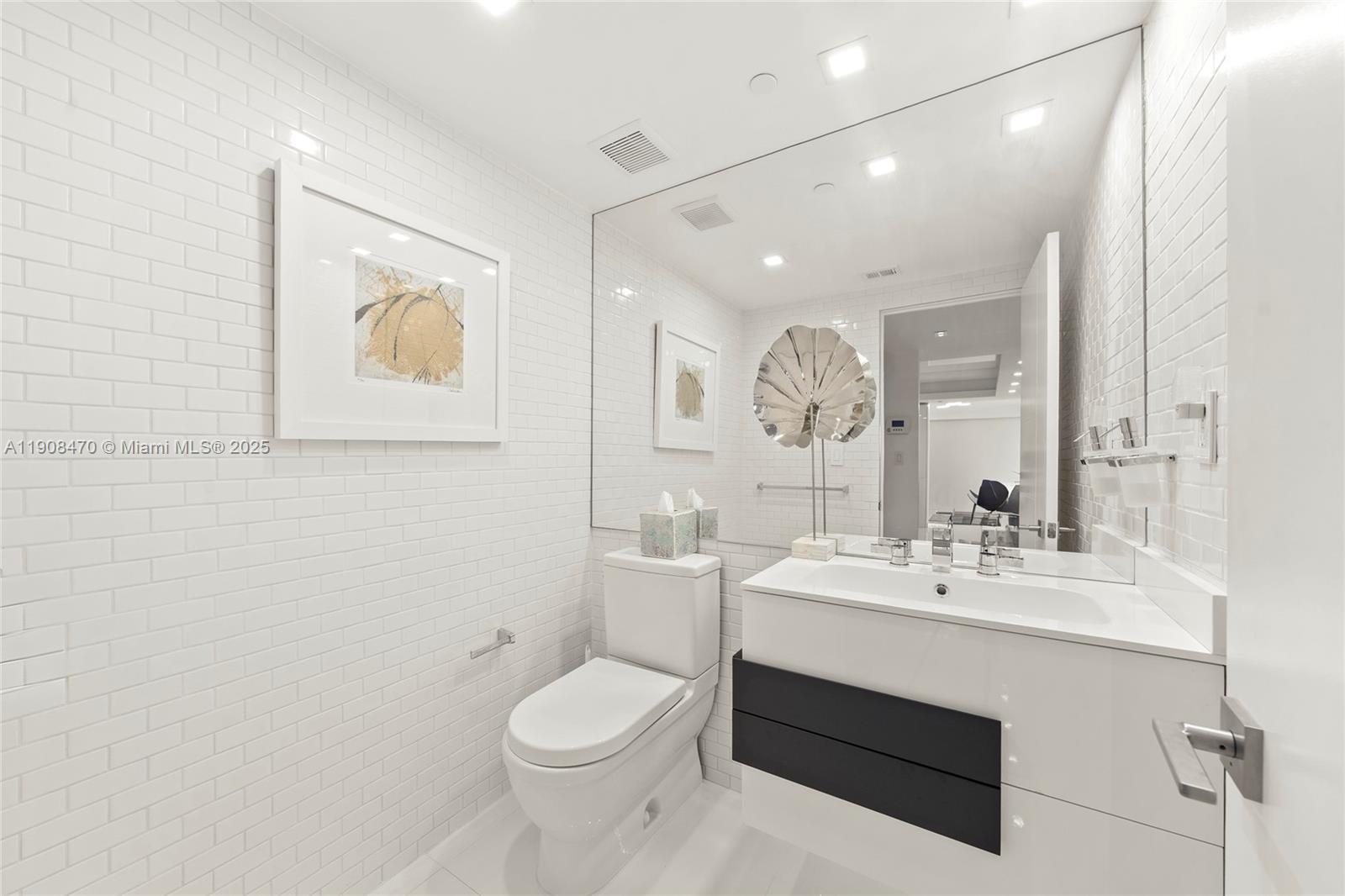 KENILWORTH CONDO - Residential