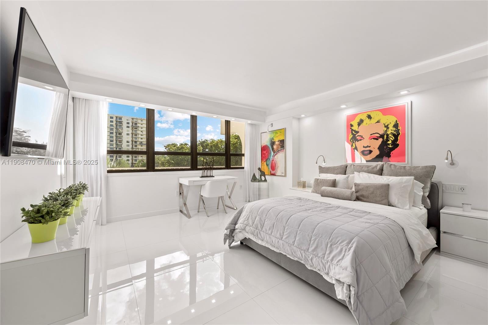 KENILWORTH CONDO - Residential