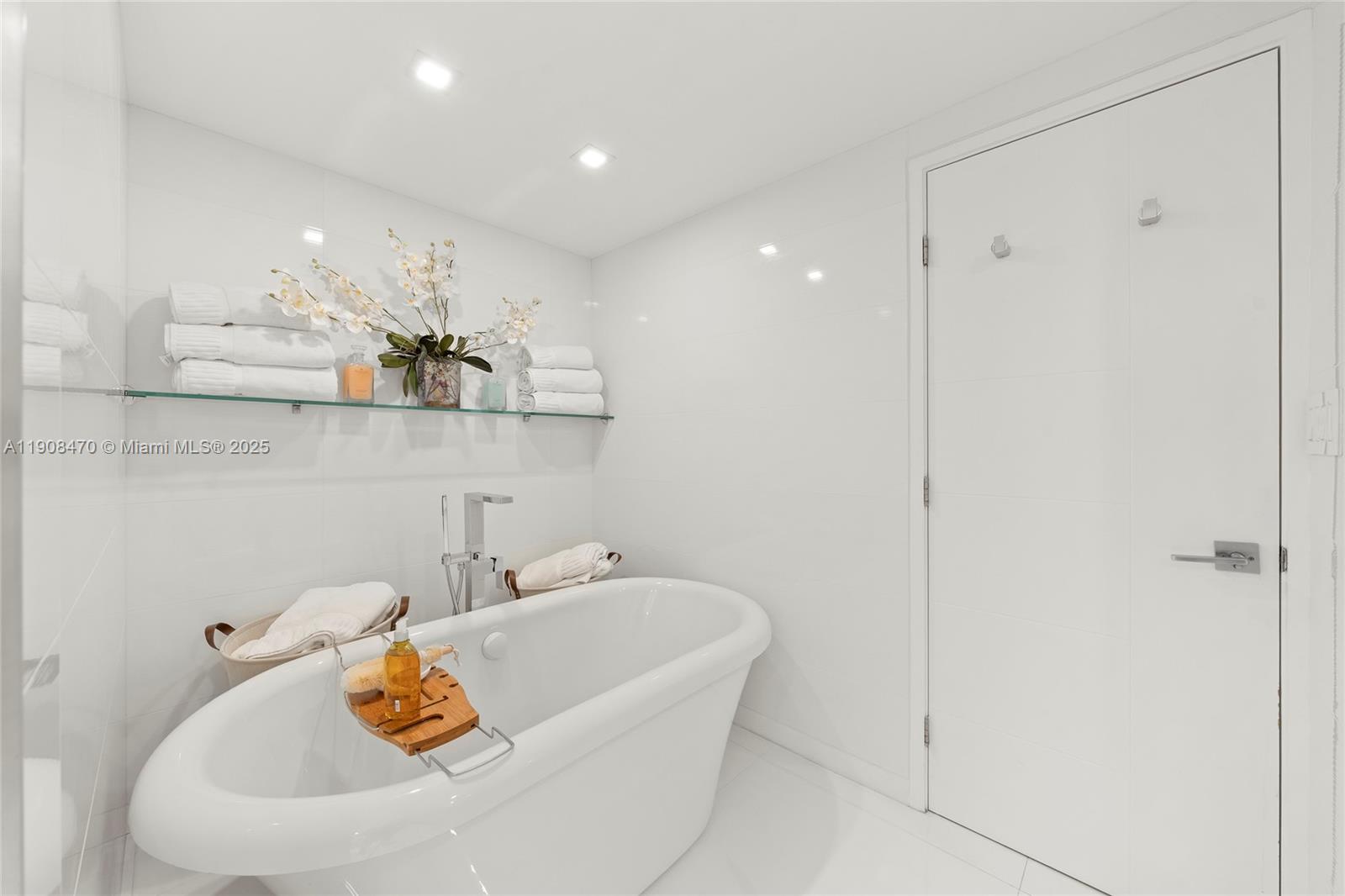 KENILWORTH CONDO - Residential