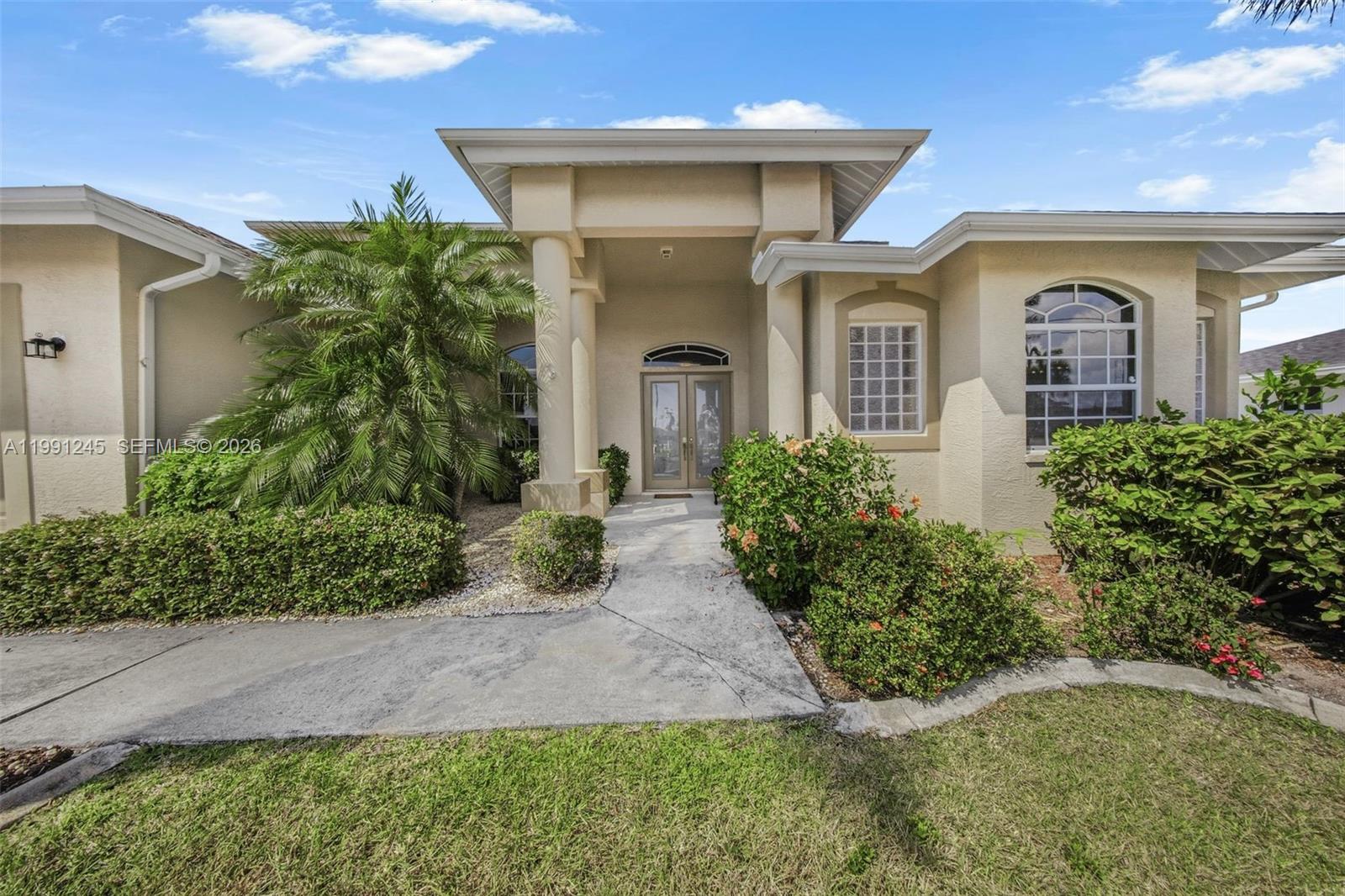 CAPE CORAL - Residential