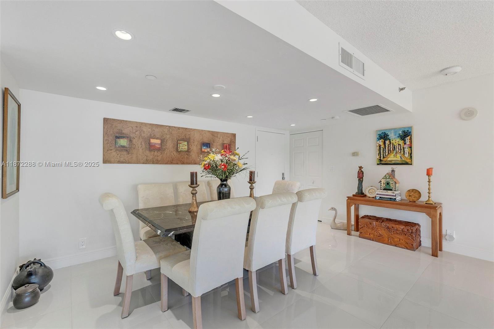 3200 Port Royale Dr N 311