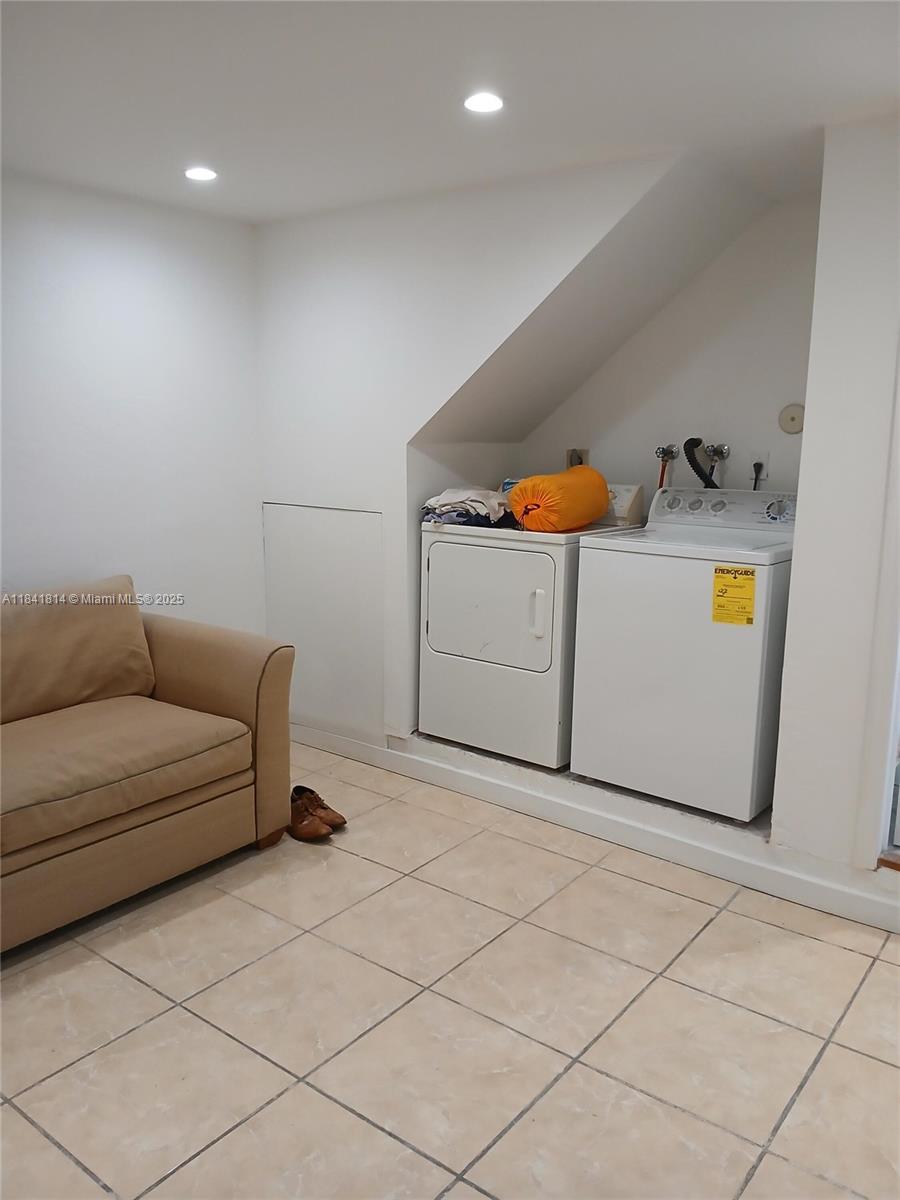 TURTLE RUN AT LAKES OF PA - Residential