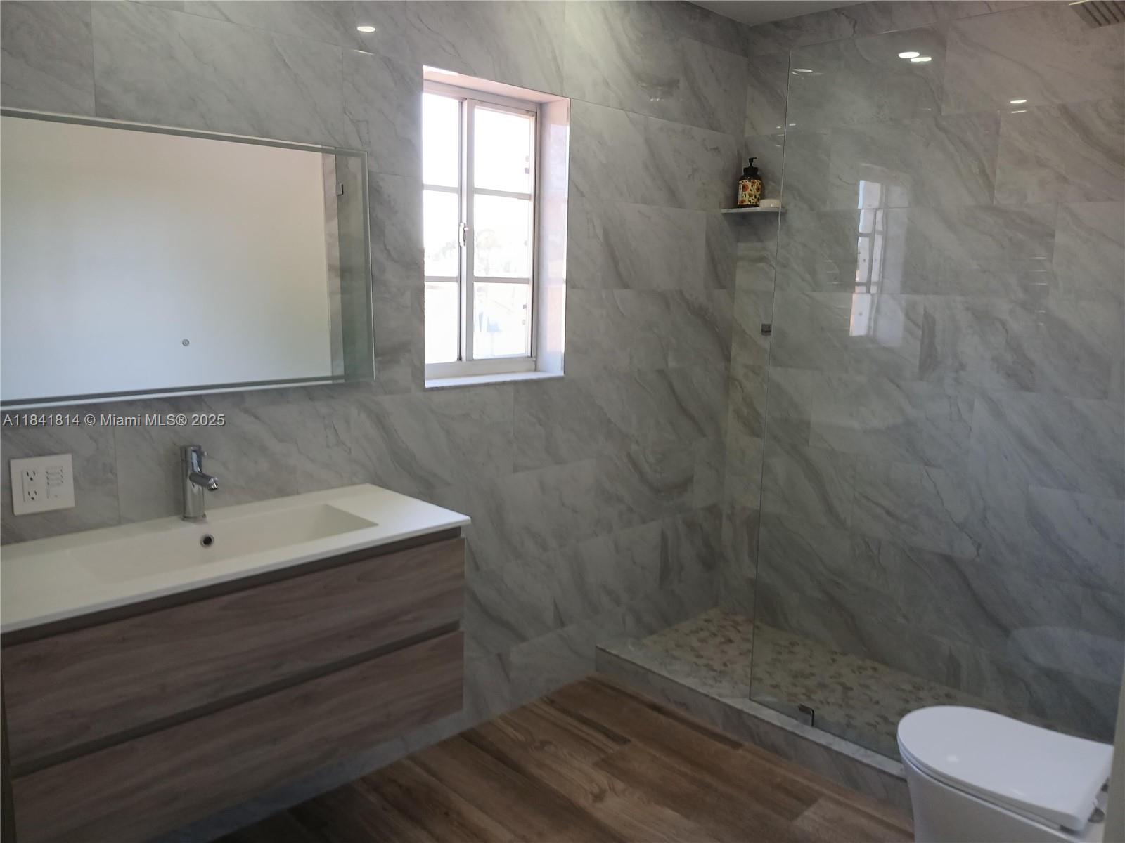 TURTLE RUN AT LAKES OF PA - Residential