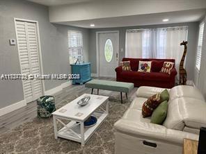 307 SW 15th St
