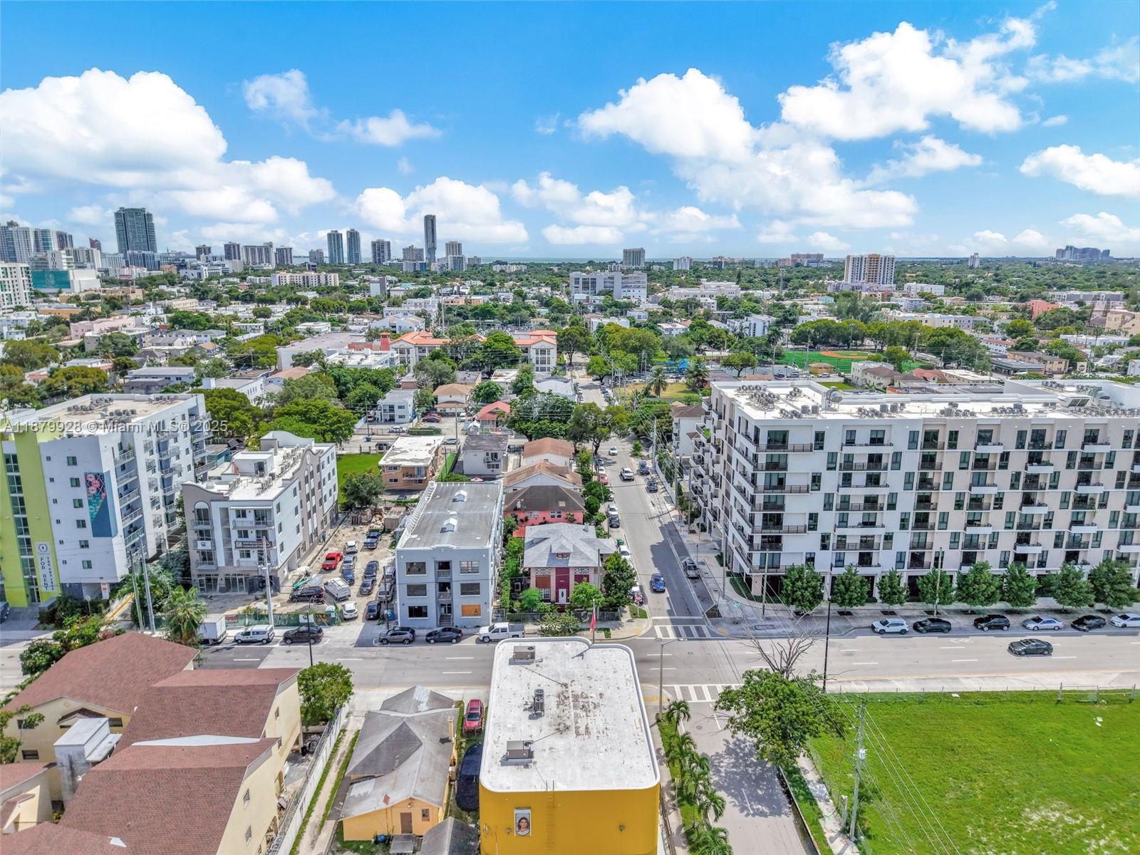 676 & 119 SW 1st St