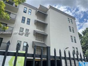 LANCASTER CONDO - Residential