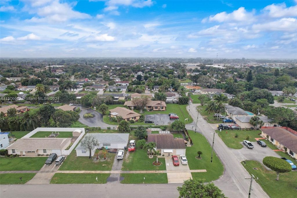 Photo of 4259 Royal Banyan Way #1C, Lake Worth, FL 33461 (MLS # A11506693)