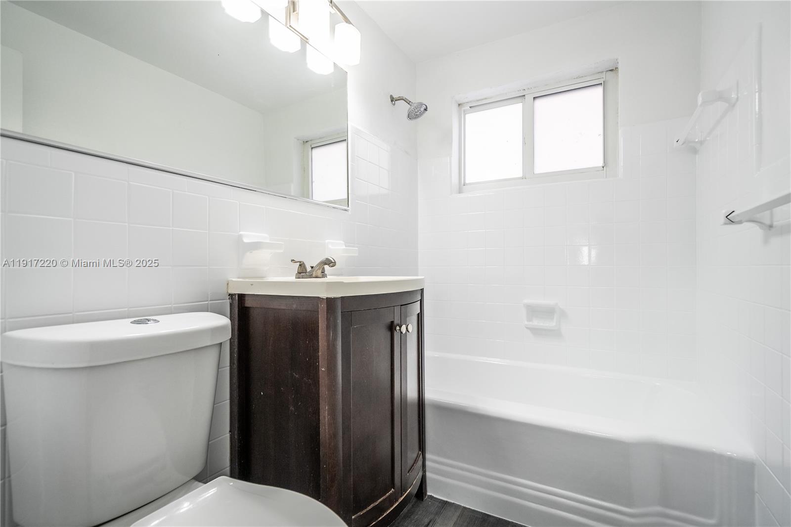 Altos Del Mar 03 - Residential Lease