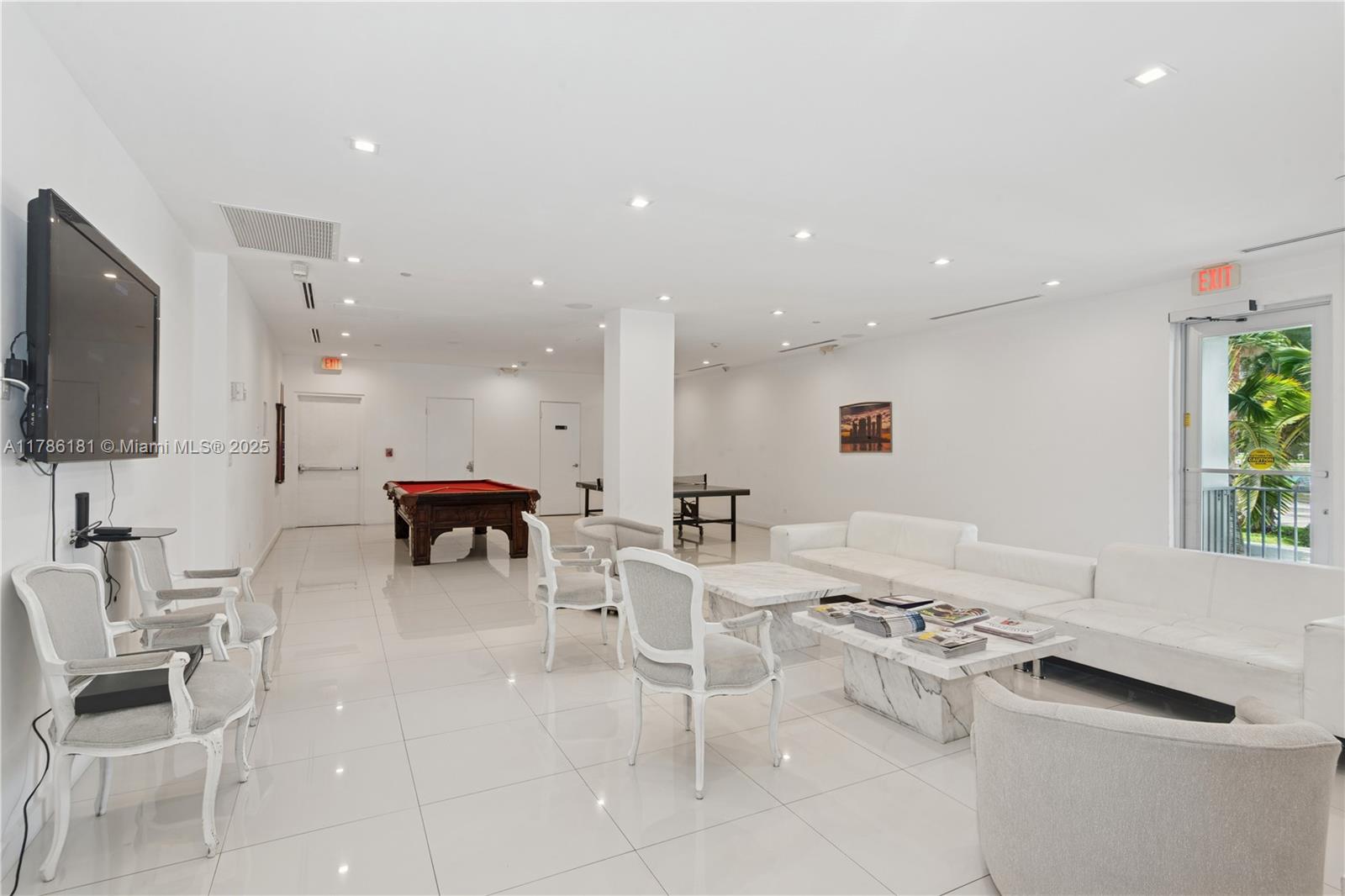 CRYSTAL HOUSE CONDO - Residential