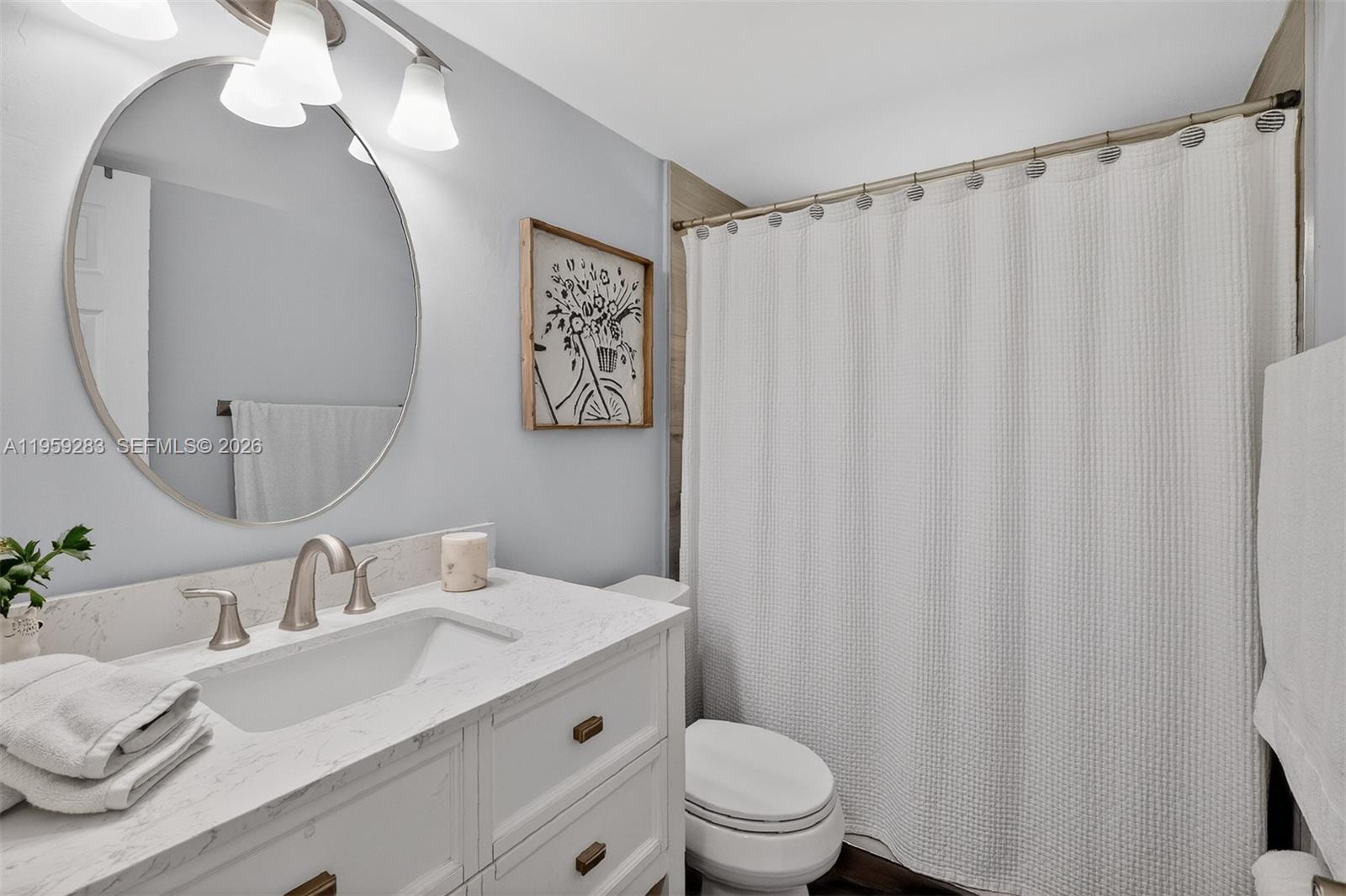 HORIZONS WEST CONDO #6 - Residential