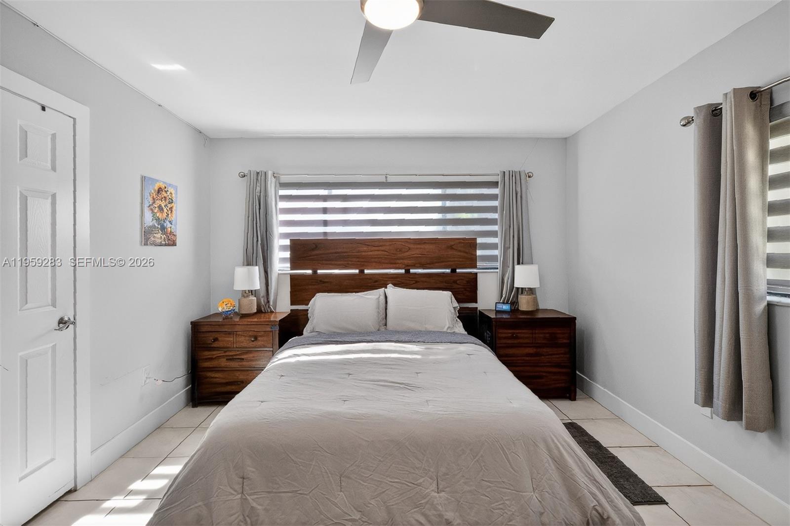 HORIZONS WEST CONDO #6 - Residential