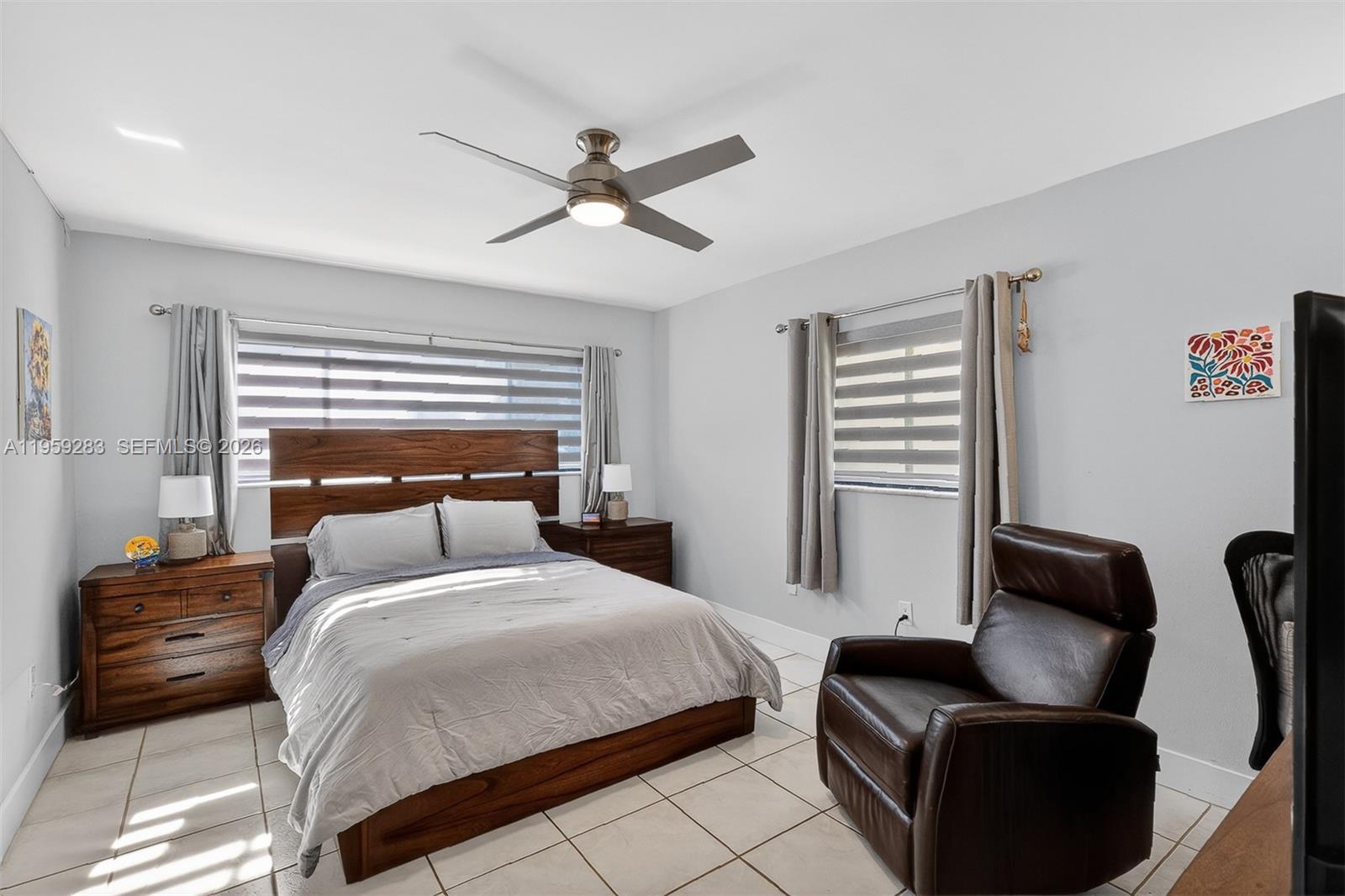 HORIZONS WEST CONDO #6 - Residential