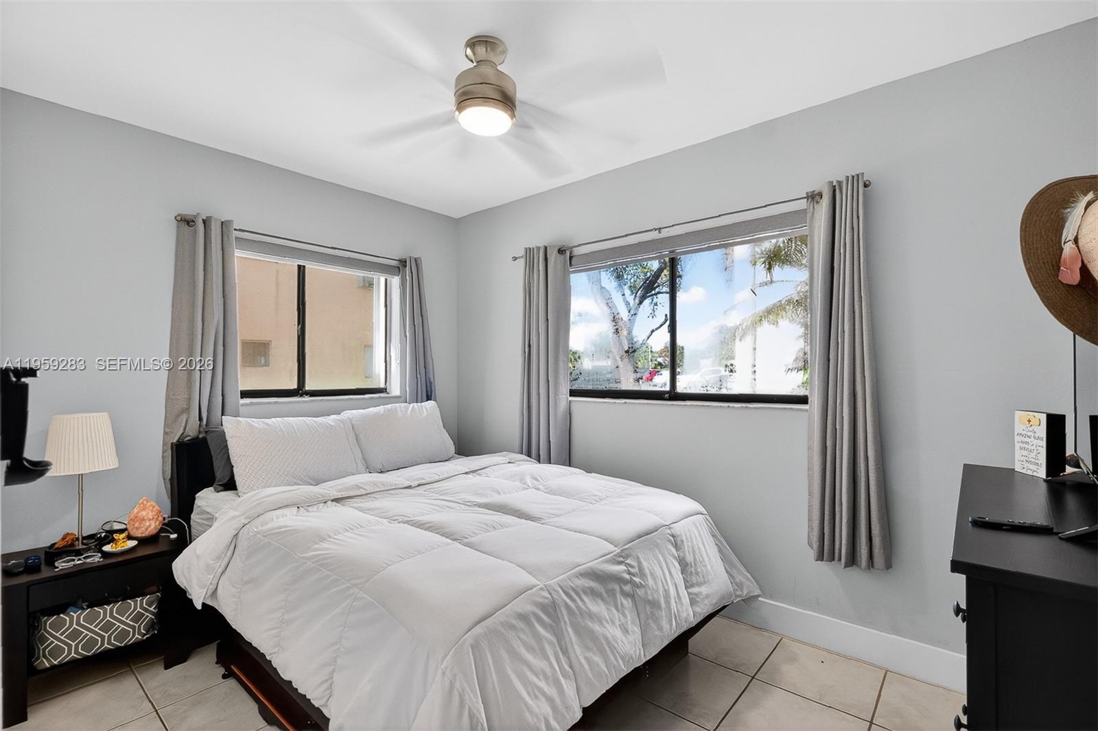 HORIZONS WEST CONDO #6 - Residential