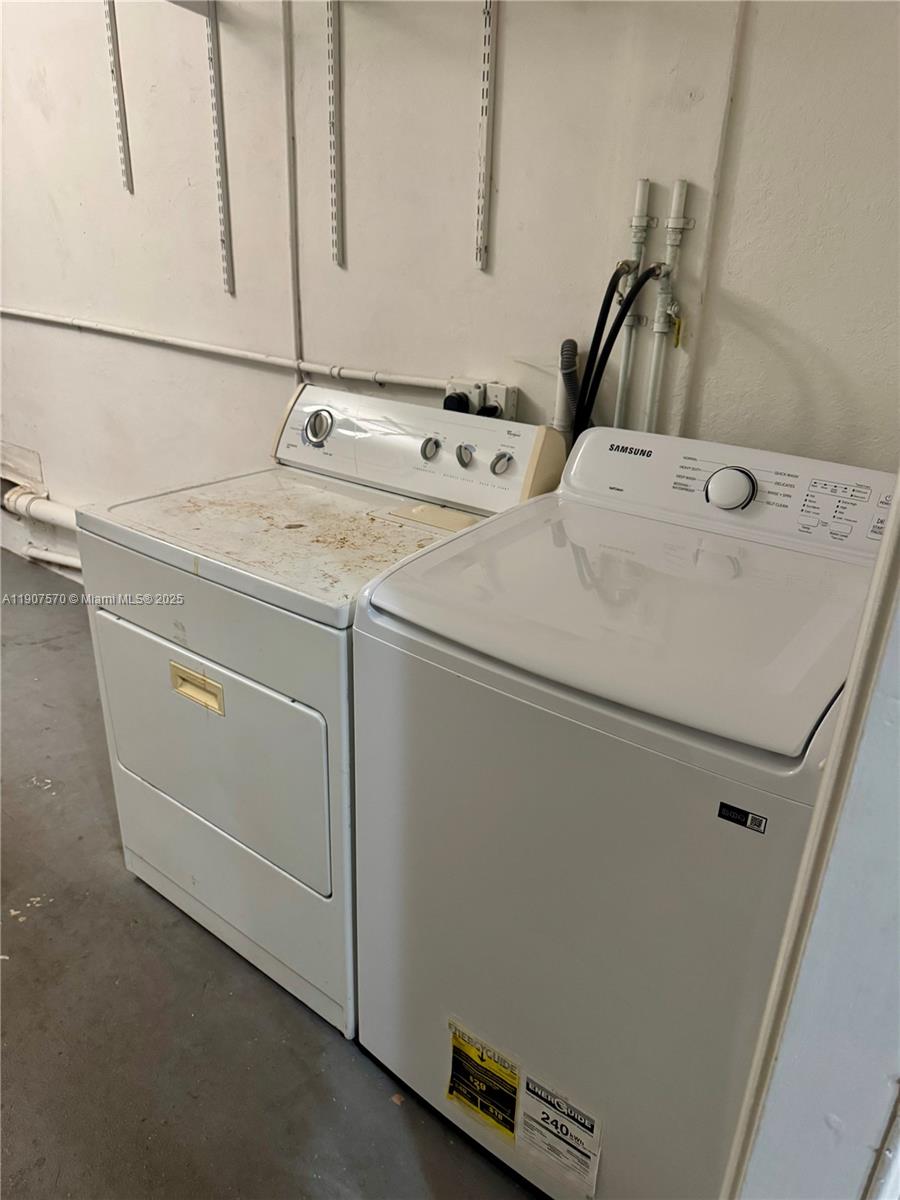 LYONS INDUSTRIAL PARK - Residential Lease