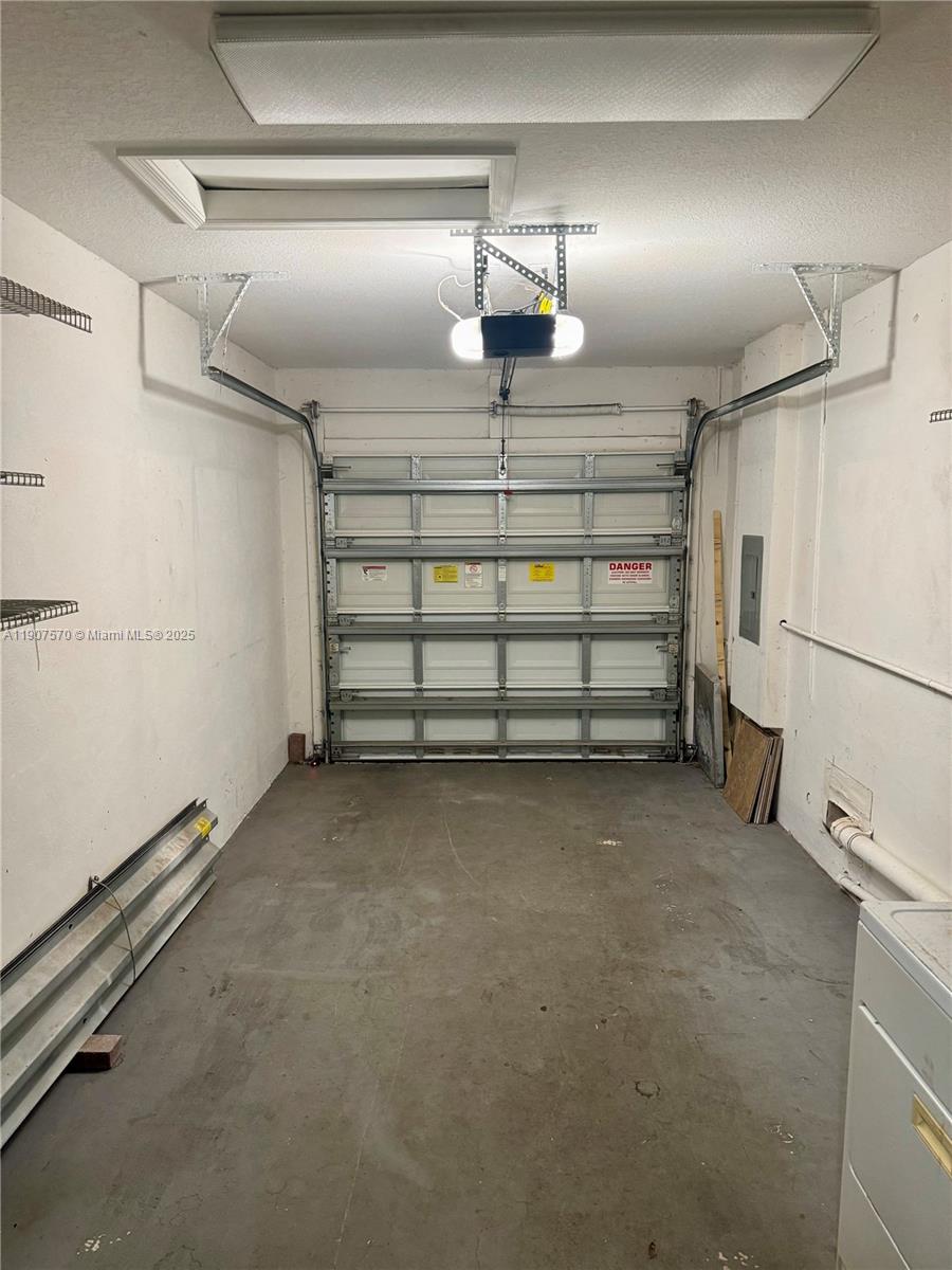 LYONS INDUSTRIAL PARK - Residential Lease