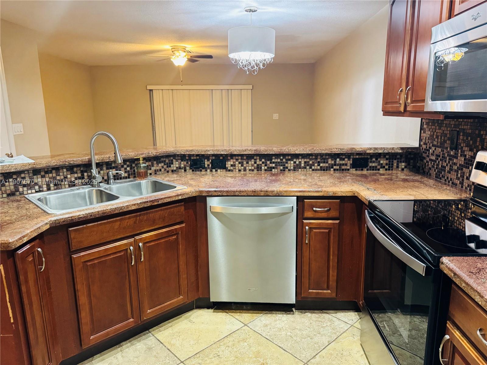 LYONS INDUSTRIAL PARK - Residential Lease