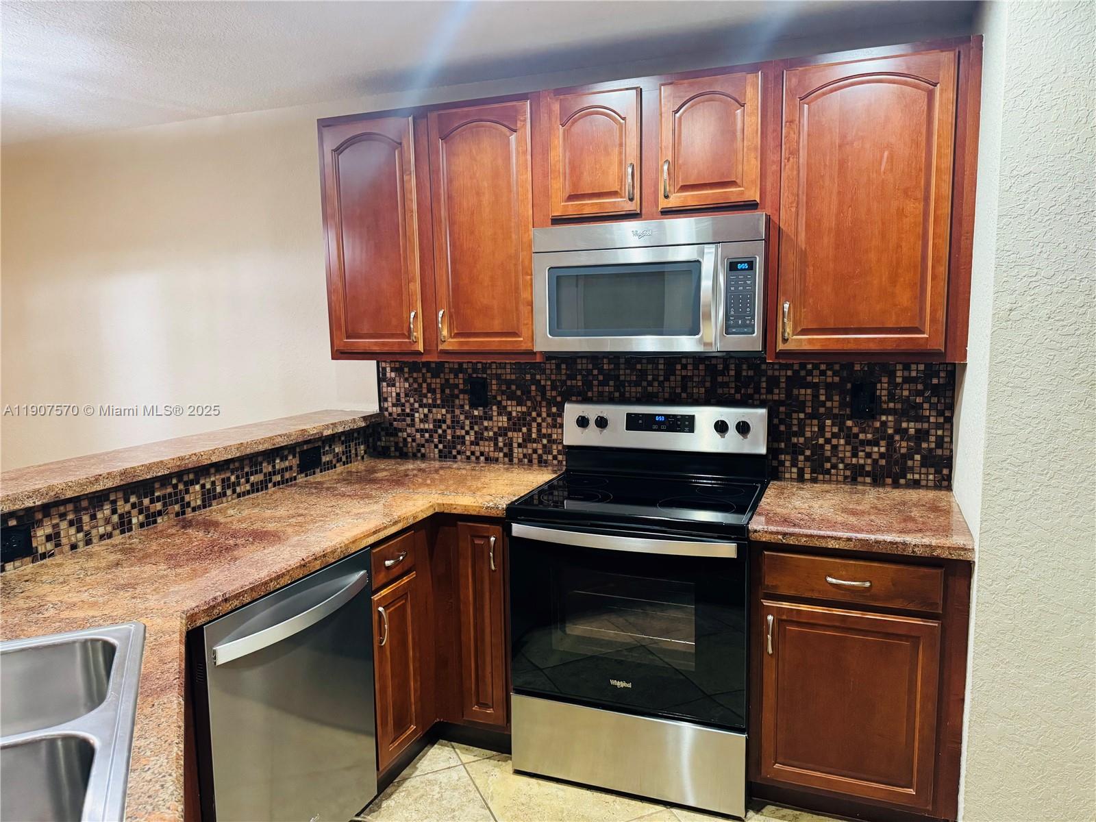 LYONS INDUSTRIAL PARK - Residential Lease