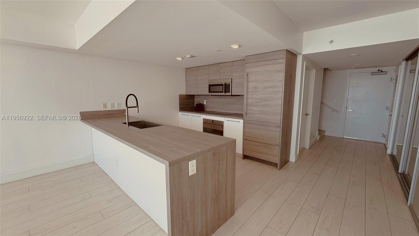 400 SUNNY ISLES CONDO WES - Residential