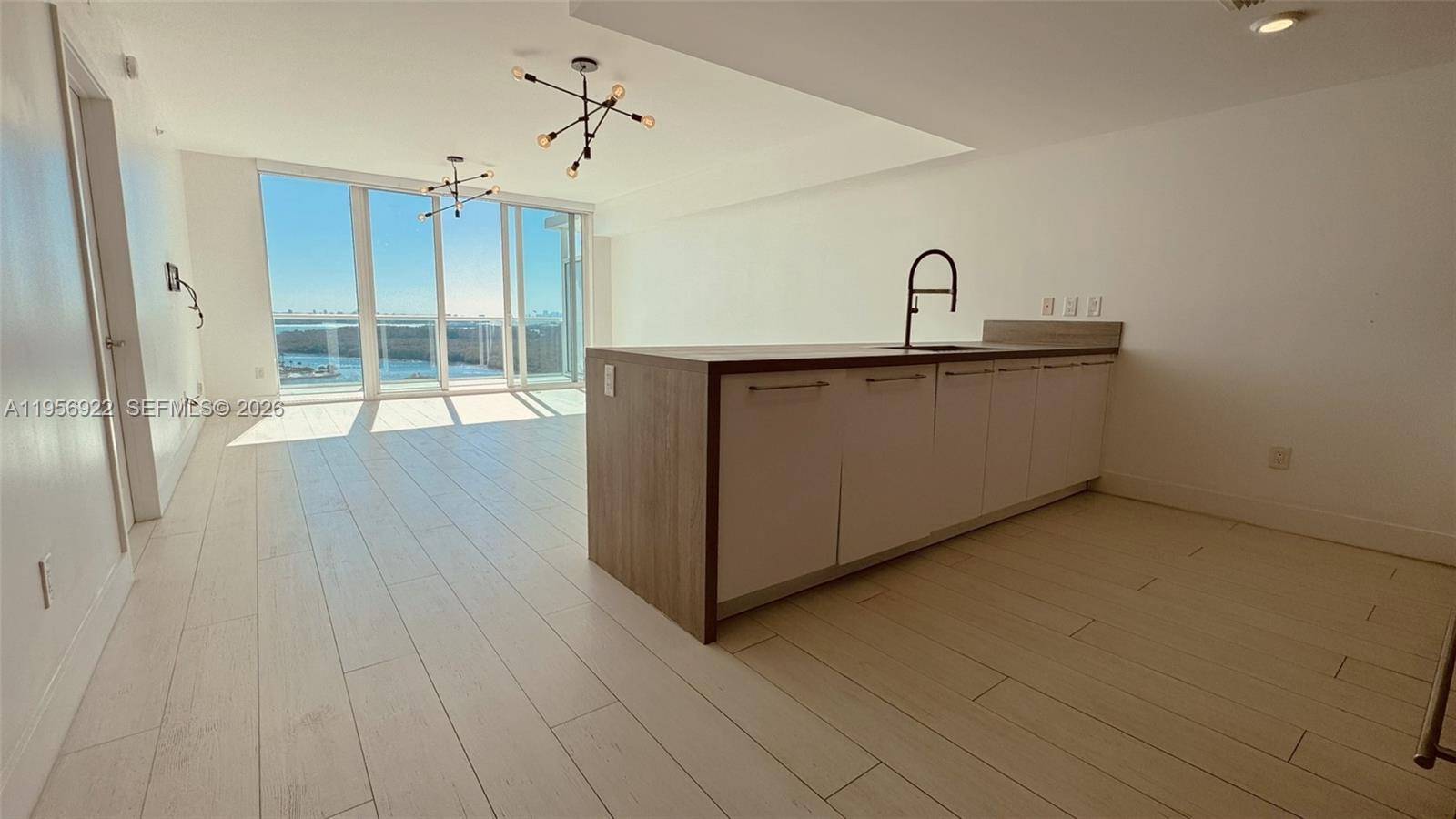 400 SUNNY ISLES CONDO WES - Residential