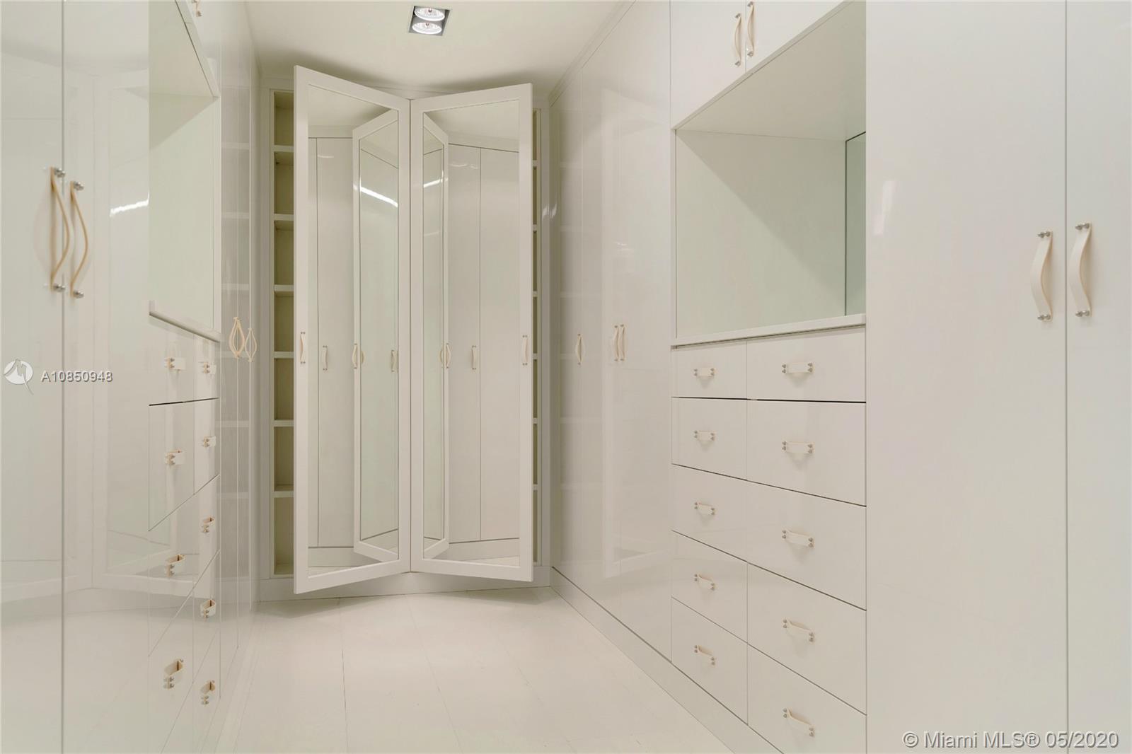 OCEAN BEACH - Residential